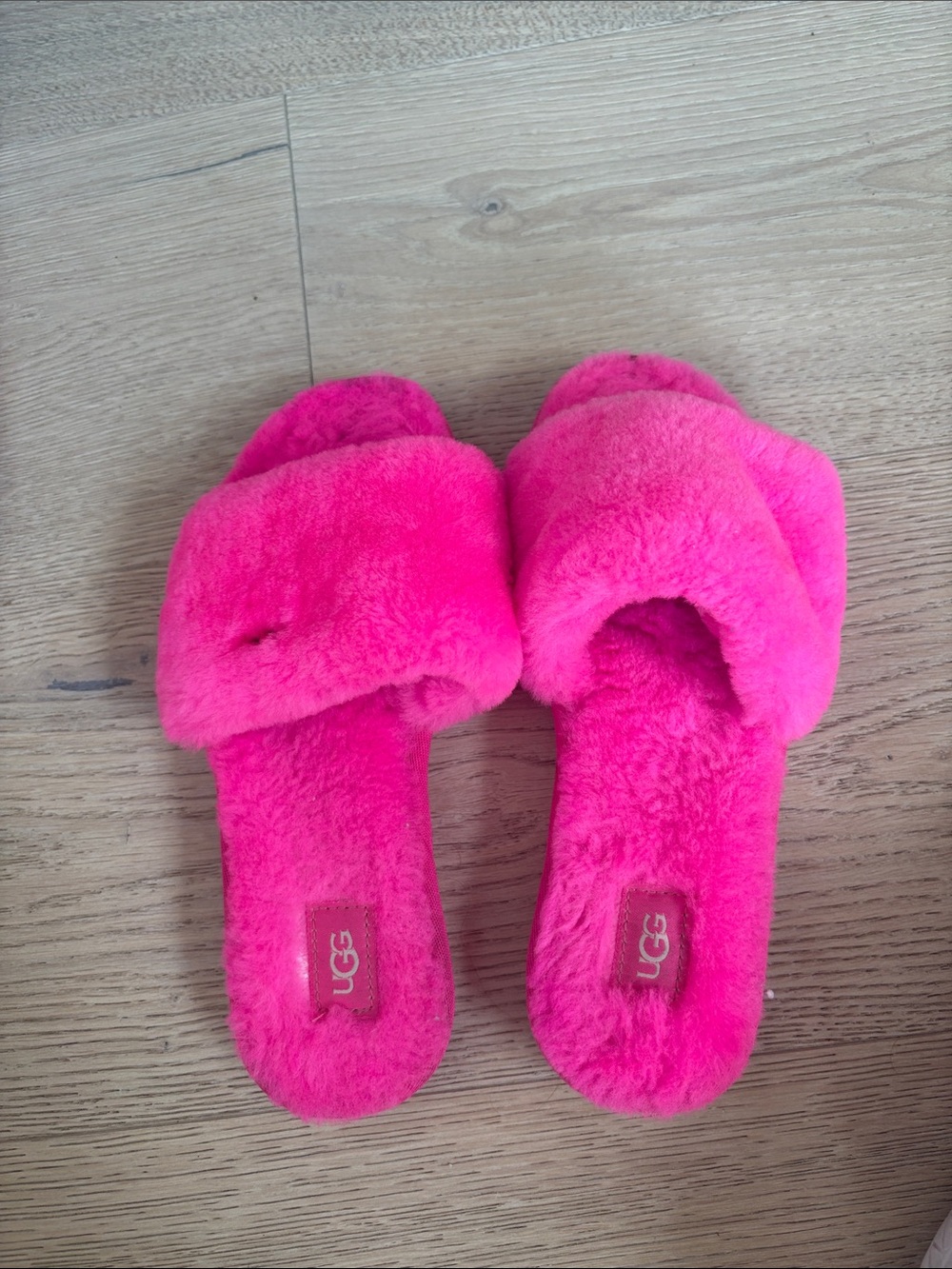 UGG Fluff Slide Slippers in Hot Pink